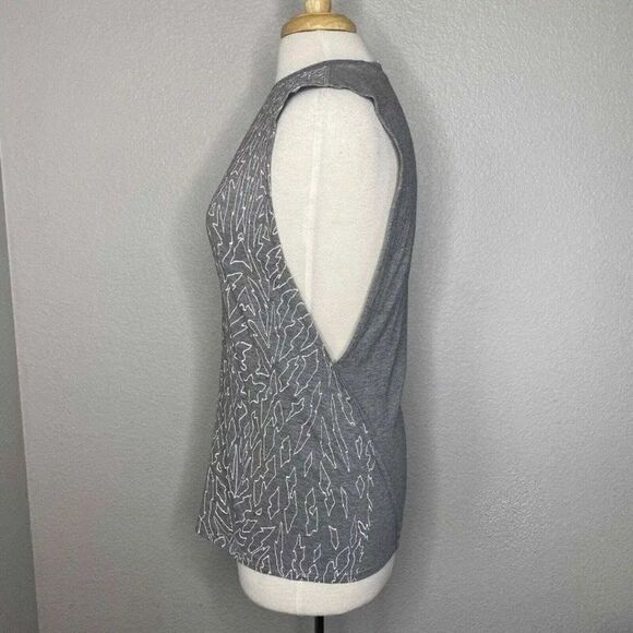 Lululemon Muscle Hustle Tank Top - Picture 6 of 7